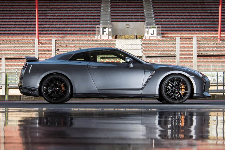 Nissan Gt R R35  04