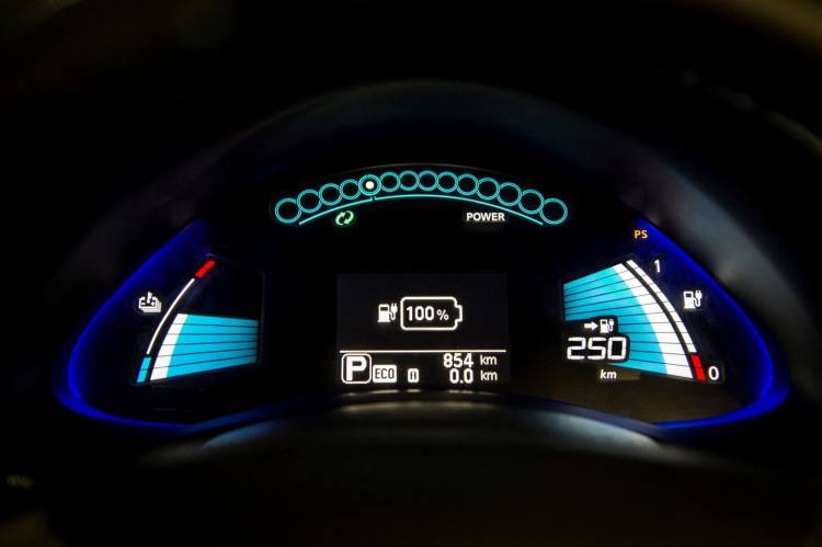 nissan-leaf-2016-8