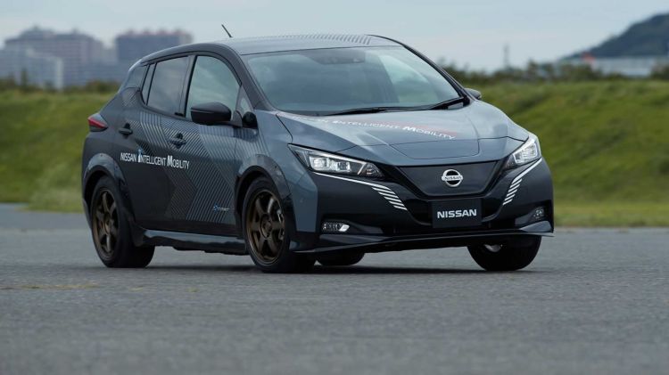 nissan-leaf-4x4-1019-010_750x.jpg