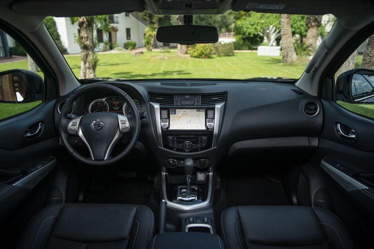 Nissan Navara Double Cab Interior