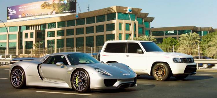 nissan-patrol-porsche-918-spyder-the-grand-tour nissan-patrol-porsche-918-spyder-the-grand-tour