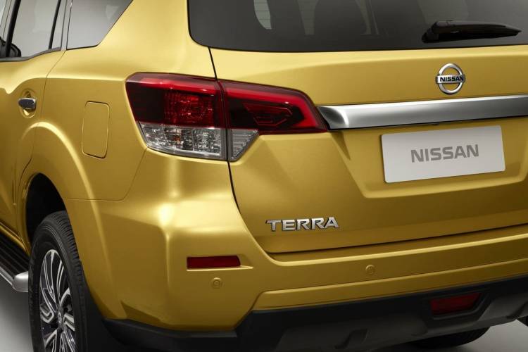 El Nissan Terra es la versión SUV de la Nissan Navara, y ... El Nissan Terra es la versión SUV de la Nissan Navara, y ...