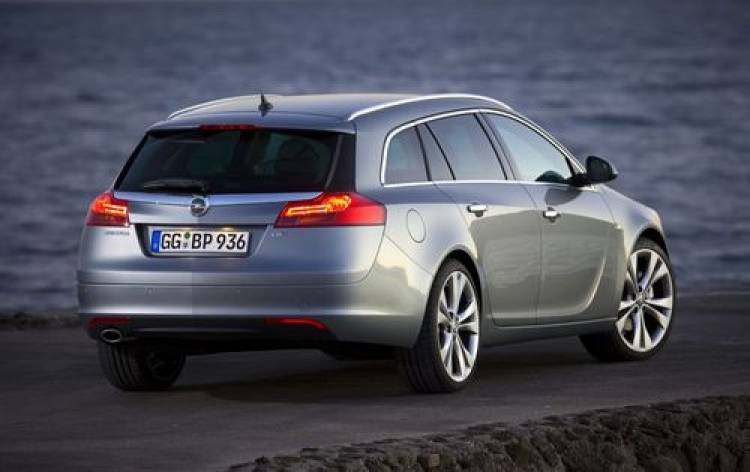 opel-insignia-sports-tourer-11