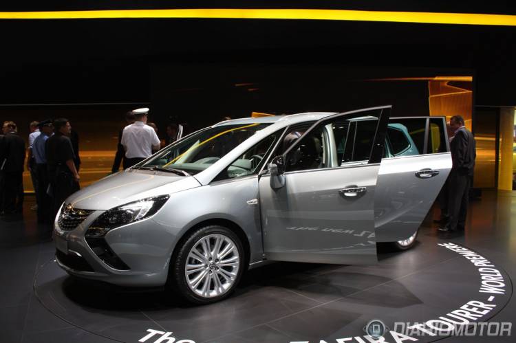 opel-zafira-tourer-frankfurt-1