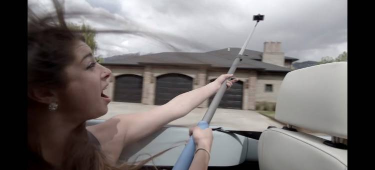 palos-selfie-coche-1440px palos-selfie-coche-1440px