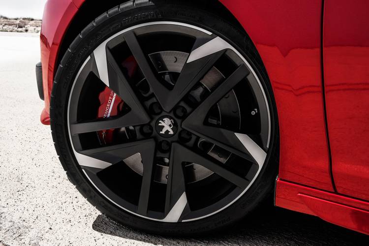 peugeot-308-gti-2015-28-1440px