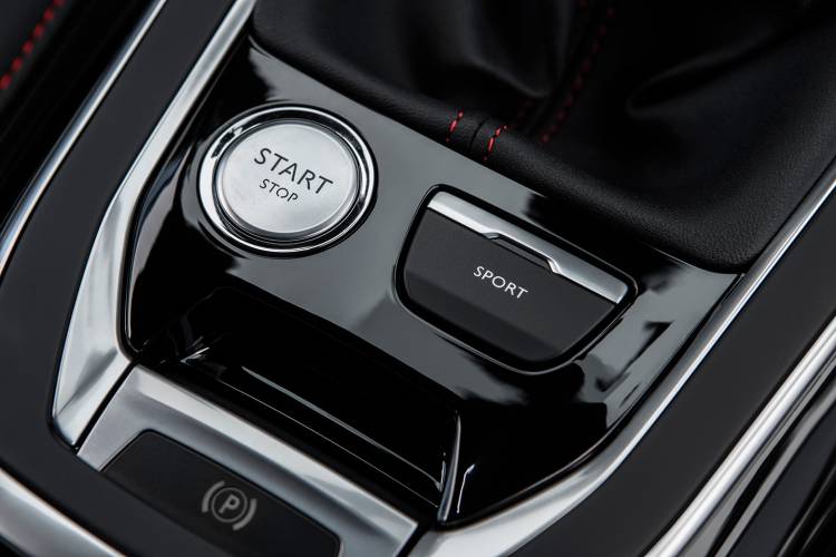 peugeot-308-gti-2015-37-1440px