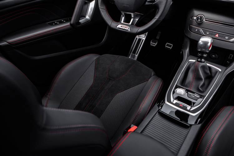 peugeot-308-gti-2015-42-1440px-1