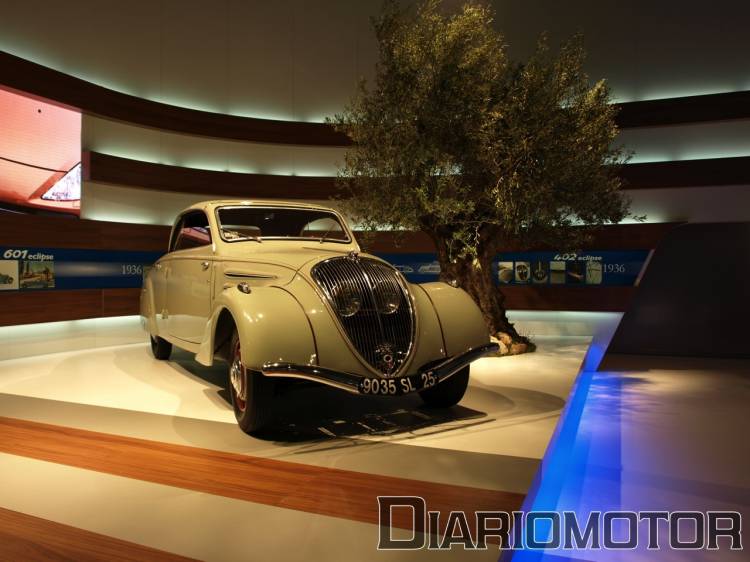 Peugeot 402 en el Salón de Barcelona Peugeot 402 en el Salón de Barcelona