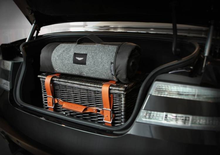 picnic-aston-martin-9 picnic-aston-martin-9