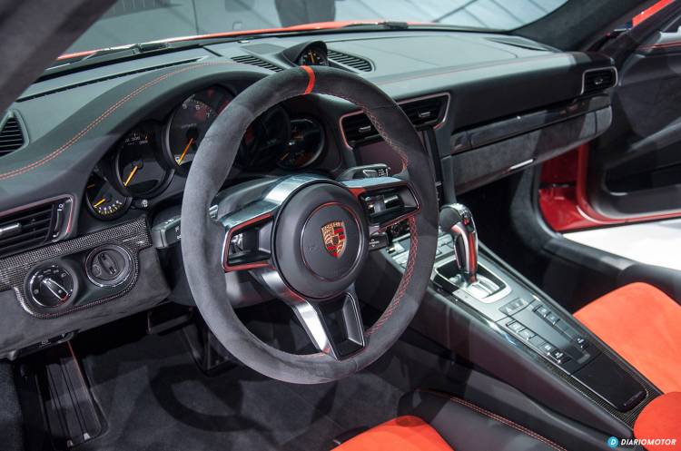 porsche-911-gt3-rs-equipamiento-06-1440px