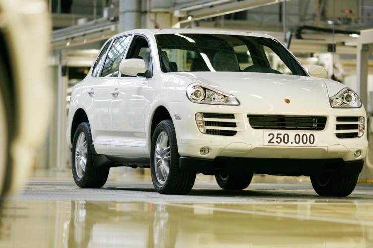 porsche-cayenne-250000-01 porsche-cayenne-250000-01