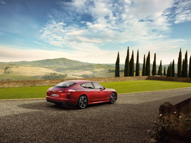 Porsche Panamera y Panamera 4 Porsche Panamera y Panamera 4
