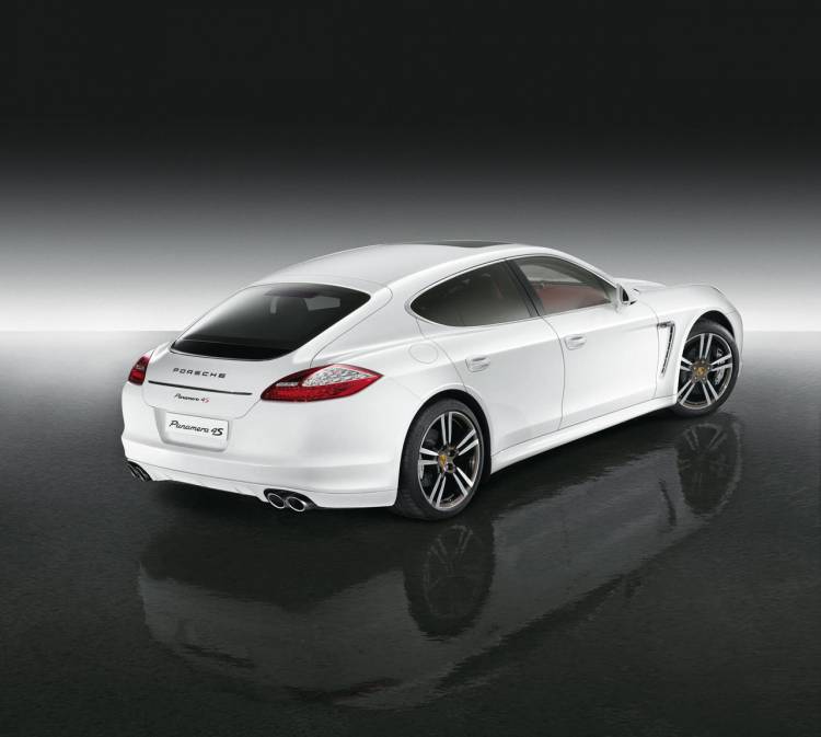 porsche-panamera-4s-qatar-1 porsche-panamera-4s-qatar-1