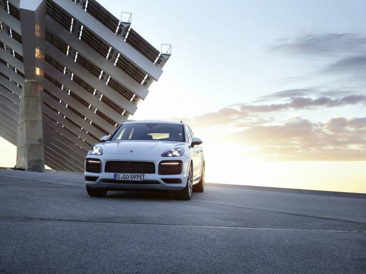 Porsche Cayenne E Hybrid 2018 2 Porsche Cayenne E Hybrid 2018 2