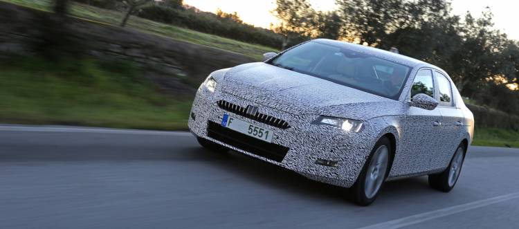portada_breve_skoda_Superb_17_febrero_DM_1 portada_breve_skoda_Superb_17_febrero_DM_1