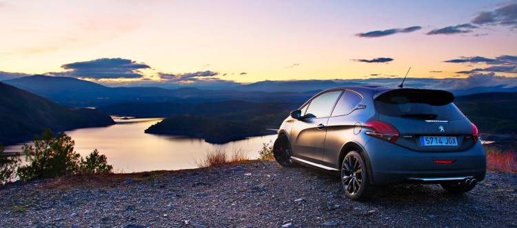 portada_peugeot_208_GTI_by_peugeot_sport portada_peugeot_208_GTI_by_peugeot_sport