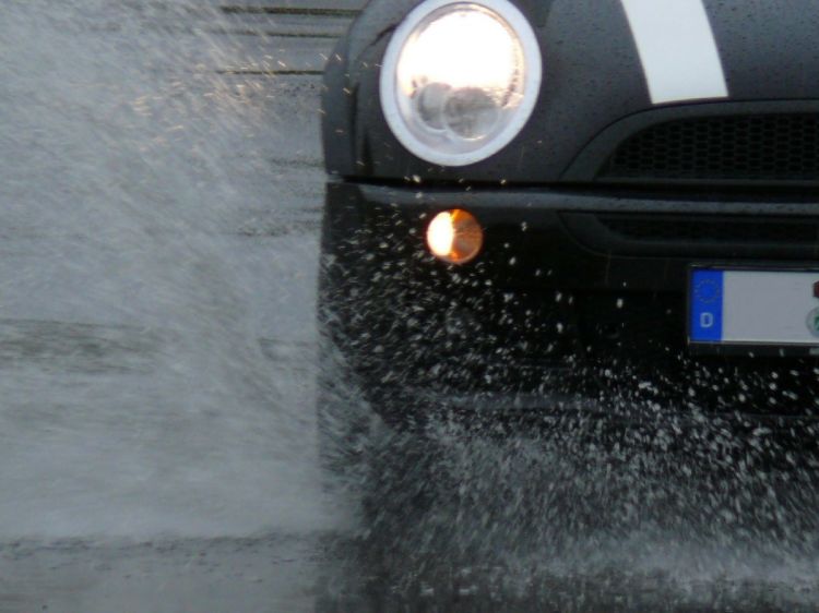 Posicion Neumaticos Nuevos Mini Aquaplaning