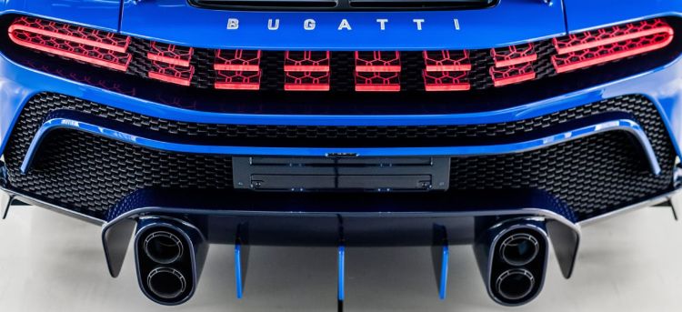 Primer Bugatti Centodieci  00