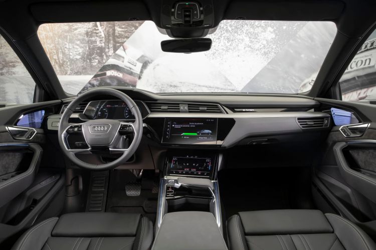 Interior Audi E Tron 55 Quattro 030