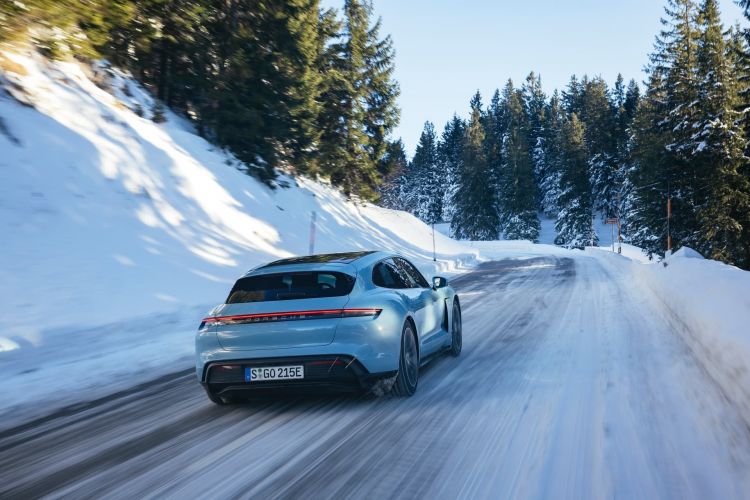 Prueba Porsche Taycan 4s Sport Turismo Frozen Blue 5