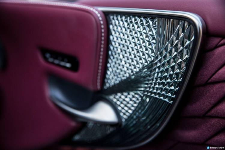 test_lexus_ls_2018_4_mdm