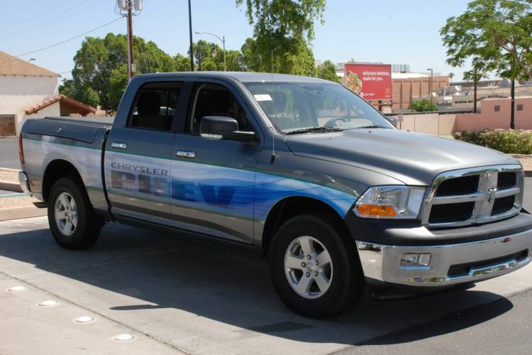 ram-1500-phev-1 ram-1500-phev-1