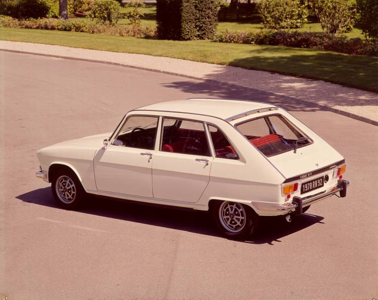 renault-16-03-1440px