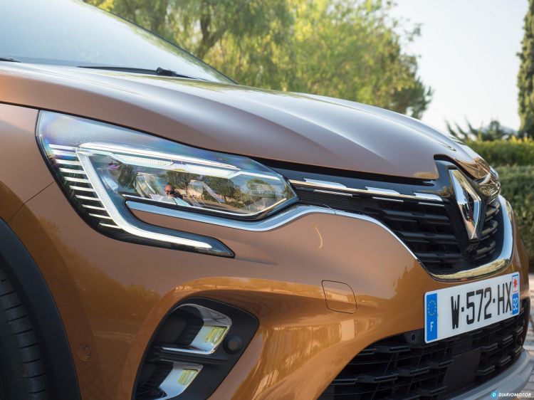 Renault Captur Faros  00001