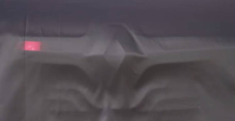 renault-trafic-rider-teaser-dm-700px renault-trafic-rider-teaser-dm-700px