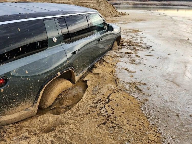 Rivian R1s Stuck Off Road 2