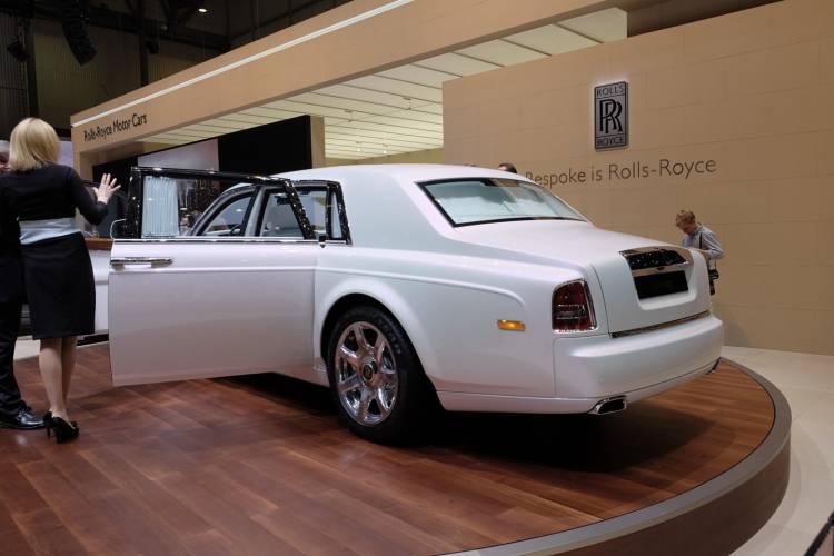 rolls-royce-phantom-serenity-040315-02