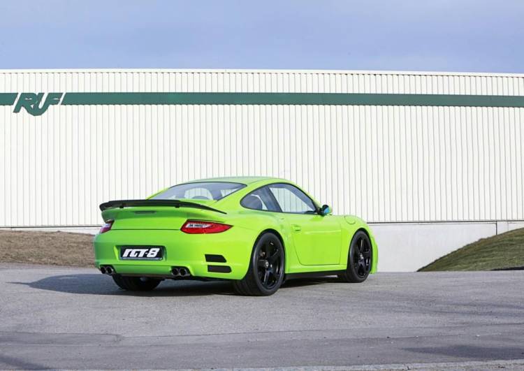 RUF transplanta un motor V8 a un Porsche 911 RUF transplanta un motor V8 a un Porsche 911