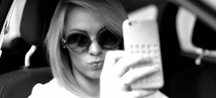 selfie-03-1440px selfie-03-1440px