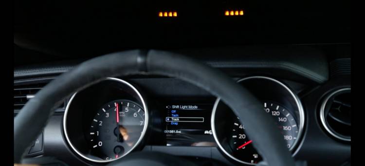 shelby-gt350-mustang-shift-light-06-1440px