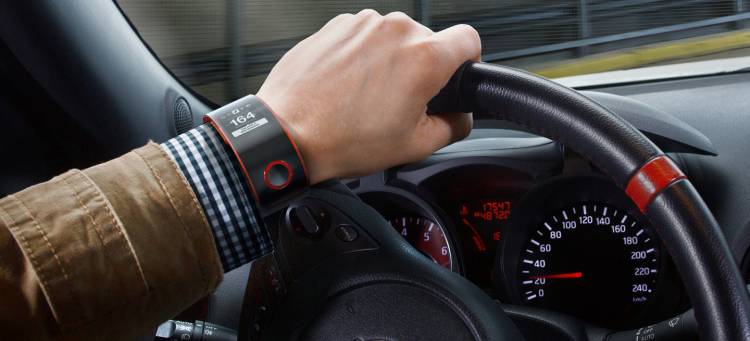 smartwatch-conducir-multas-02-1440px smartwatch-conducir-multas-02-1440px