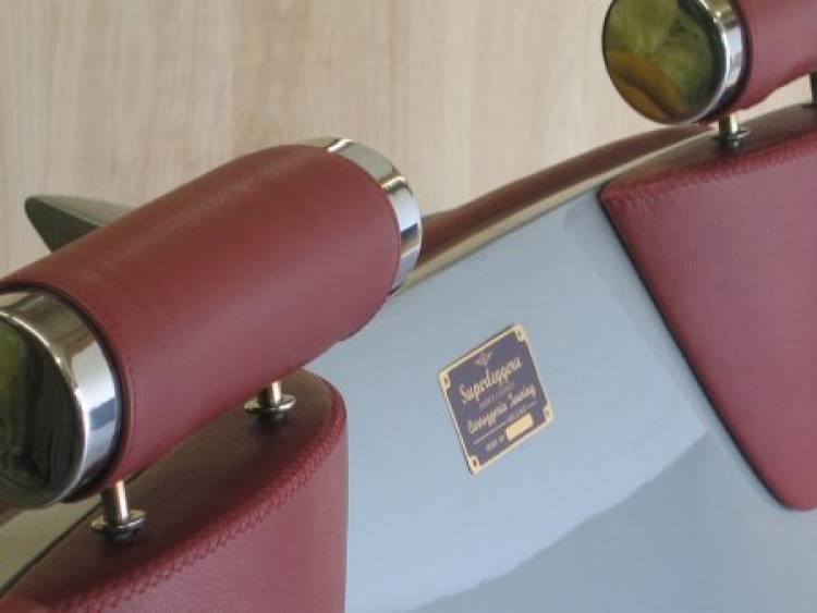 Asiento trasero del Aston Martin DB6 Asiento trasero del Aston Martin DB6