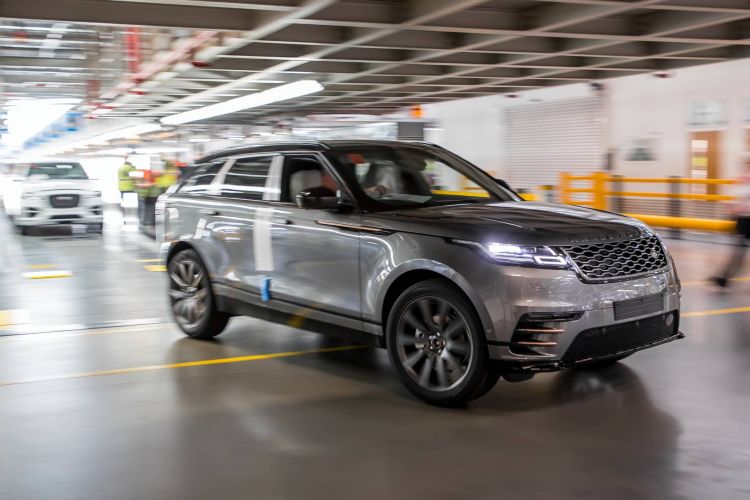 Tata Manufactures Batteries Electric Cars Land Rover Jaguar Spain Zaragoza 03