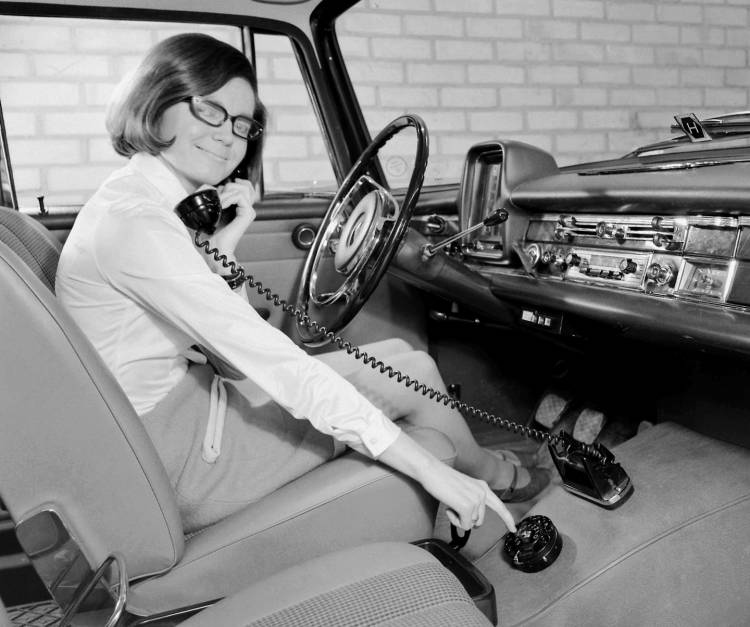 telefono-coche-2016-01