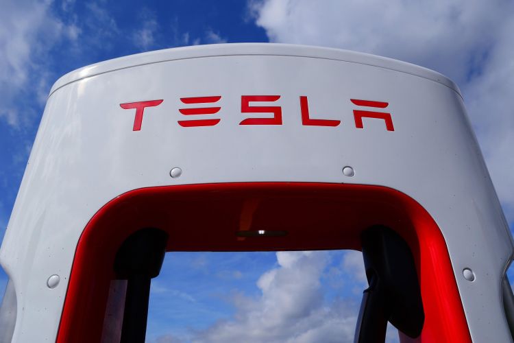 Tesla 01 Tesla 01