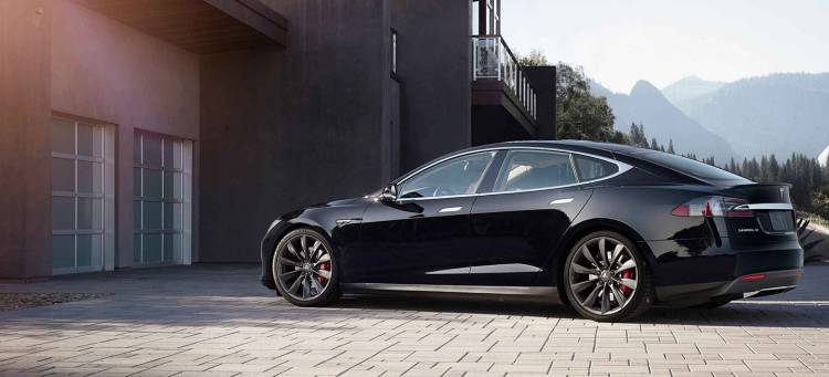 tesla-autopilot-parking-2015-04-1440px tesla-autopilot-parking-2015-04-1440px