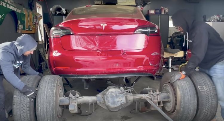 Tesla Model 3 Seis Ruedas Diesel 1