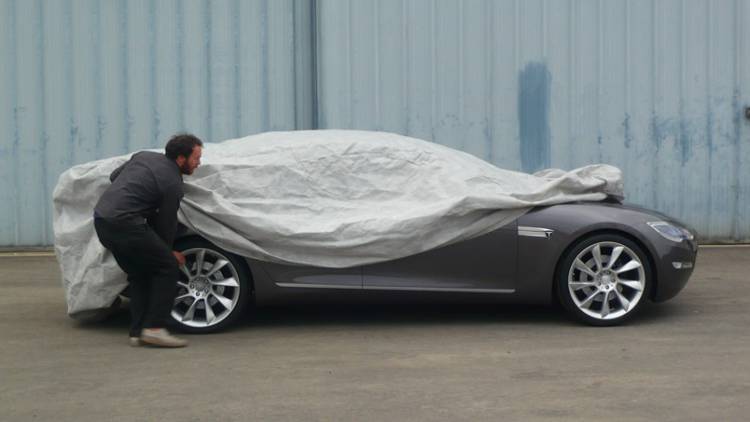 Tesla Model S, imagen oficial tras la sábana Tesla Model S, imagen oficial tras la sábana