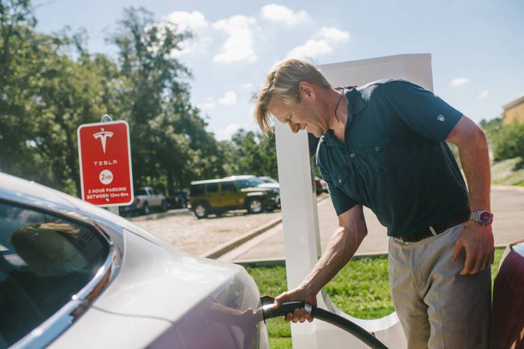 tesla-supercharger-espana-01-1440px