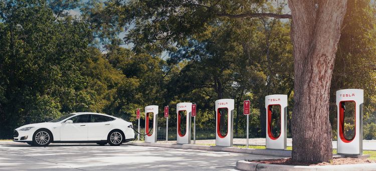 tesla-supercharger-espana-02-1440px tesla-supercharger-espana-02-1440px
