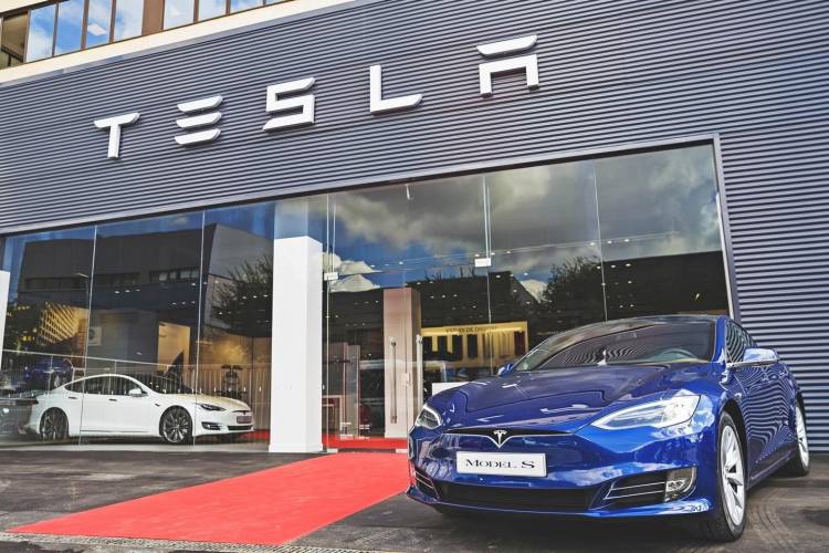 tesla-tienda-taller-0917-002_750x.jpg