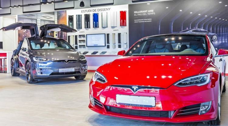 tesla-tienda-taller-0917-003 tesla-tienda-taller-0917-003