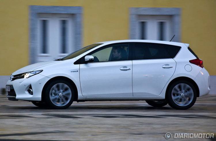 toyota-auris-2013-prueba-lisboa-p25-1024x666 (2)-dm-700px toyota-auris-2013-prueba-lisboa-p25-1024x666 (2)-dm-700px