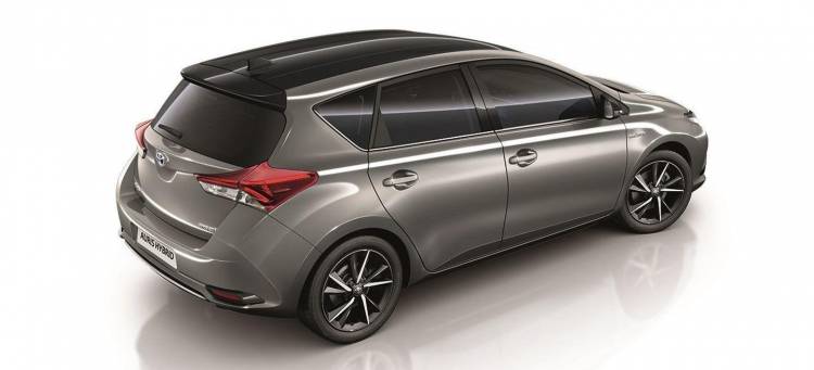 toyota-auris-bitono-p toyota-auris-bitono-p