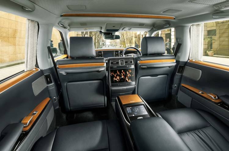 toyota-century-2018-0618-006_750x.jpg
